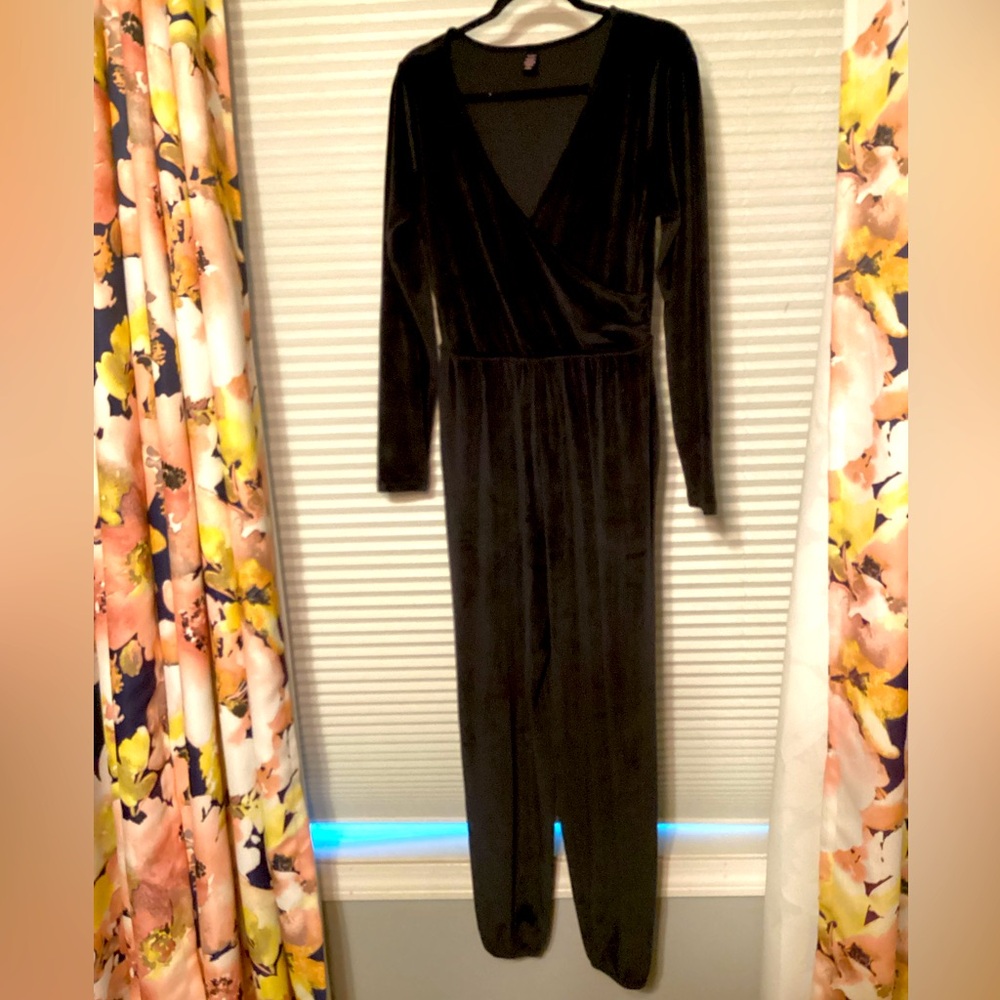 Euc Victoria’s  secret black velour butter soft jumpsuit large